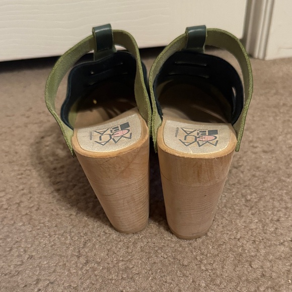 Green Leather Maguba Swedish Women's Clogs 37 *rare color* - Picture 3 of 7